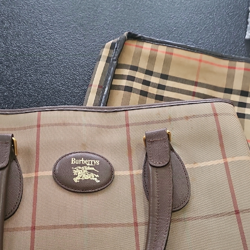 Burberrys vintages Tan and Brown Bag - Picture 8 of 14